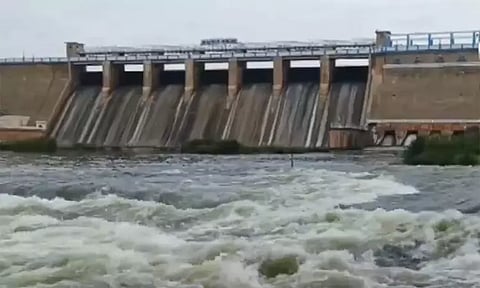 வைகை அணை திறப்பு... 4 மாவட்டங்களுக்கு வெள்ள அபாய எச்சரிக்கை