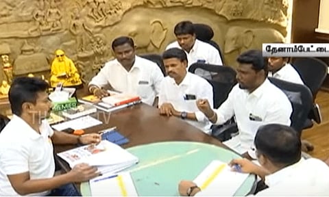 தி.மு.க. இளைஞரணி நிர்வாகிகளுடன் அமைச்சர் உதயநிதி ஸ்டாலின் ஆலோசனை