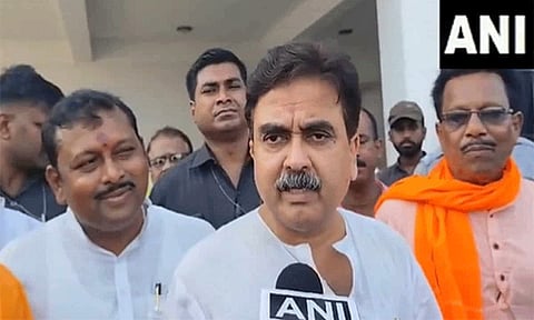 மம்தா பானர்ஜி குறித்து அவதூறு கருத்து - பா.ஜ.க. வேட்பாளருக்கு தேர்தல் ஆணையம் நோட்டீஸ்