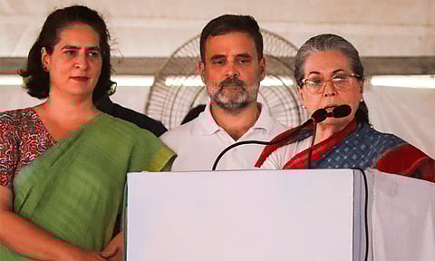 'ராகுலை உங்களிடம் ஒப்படைக்கிறேன்; அவர் உங்களை ஏமாற்றமாட்டார்' - ரேபரேலியில் சோனியா காந்தி பேச்சு