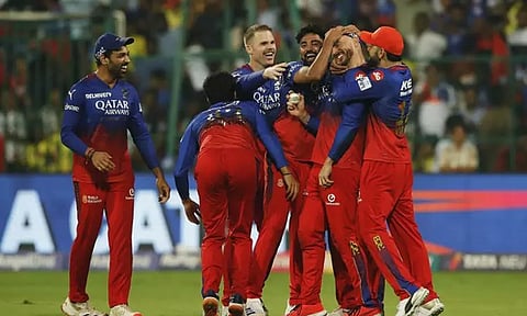 ஜடேஜா, தோனி போராட்டம் வீண்: 'பிளேஆப்' சுற்றுக்கு முன்னேறிய பெங்களூரு அணி