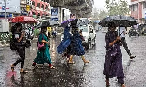 8 மாவட்டங்களில் காலை 10 மணி வரை மழைக்கு வாய்ப்பு