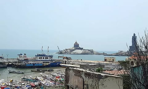 கனமழை எதிரொலி: கன்னியாகுமரியில் சுற்றுலா பயணிகள் ஏமாற்றம்