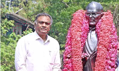 தமிழர் தந்தை சி.பா.ஆதித்தனார் நினைவு நாள்- சிலைக்கு தலைவர்கள் மரியாதை