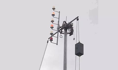 9 துறைமுகங்களில் 2ம் எண் புயல் எச்சரிக்கை கூண்டு ஏற்றம்