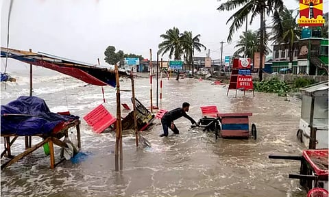 நள்ளிரவில் கரையை கடந்தது 'ராமெல்' புயல் - மேற்கு வங்கத்தின் சாகர் தீவு பகுதியில் பலத்த சேதம்