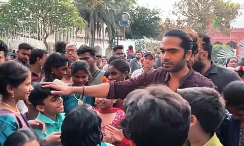 Atman Simbu spends time with fans on the sets of 'Thug Life'! - Latest video