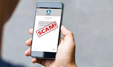 மோசடி குறுஞ்செய்திகளை அனுப்பிய நிறுவனங்களுக்கு தடை - மத்திய அரசு நடவடிக்கை