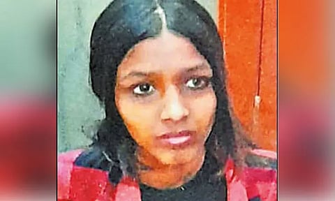 இனிய குரலில் பேசிய இளம்பெண்... நம்பி சென்ற தொழில் அதிபர்.. அடுத்து நடந்த பரபரப்பு