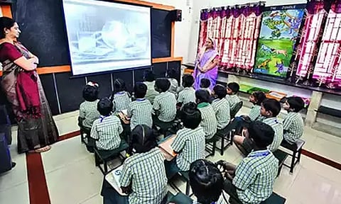 20,332 அரசுப் பள்ளிகளில் இணையதள வசதி - தமிழக அரசு தகவல்