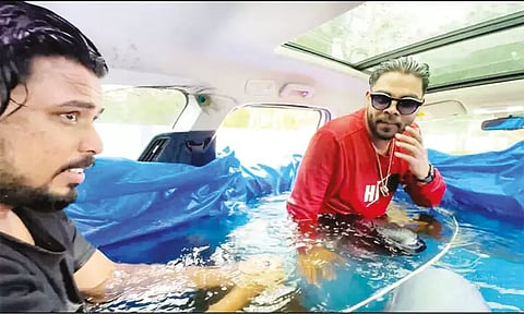 சினிமா பாணியில் சாலையில் சாகசம்: காரில் நீச்சல் குளம் அமைத்த யூடியூப்பர் - அடுத்து நடந்த சம்பவம்