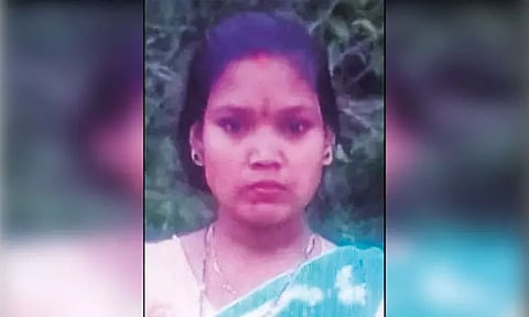 முட்டைக்காக கணவருடன் தகராறு: வீட்டின் முதல் தளத்தில் இருந்து குதித்து பெண் தற்கொலை