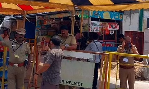 விவேகானந்தர் பாறைக்கு செல்ல சுற்றுலா பயணிகளுக்கு அனுமதி மறுப்பு