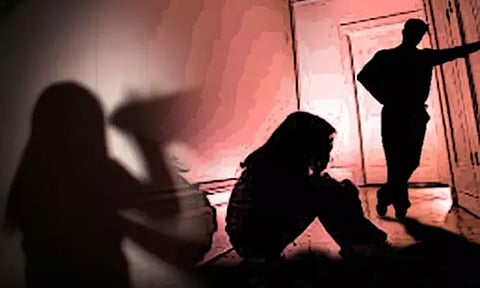 மசாஜ் மையத்தில் விபசாரம்... வேலை தருவதாக அழைத்து வந்து கொடுமை