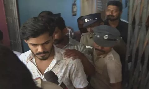 போலீஸ் நிலையத்தில் செல்போன் ஒப்படைக்க 2 நாள் அவகாசம் கோரிய யூடியூபர் டிடிஎப் வாசன்