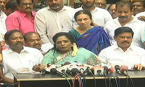 அ.தி.மு.க.வை அண்ணாமலை விமர்சித்த நிலையில் வேலுமணி கருத்துக்கு தமிழிசை ஆதரவு