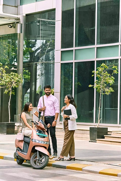 அனைத்து தரப்பு வாடிக்கையாளர்களும் விரும்பும் ஸ்கூட்டர் 'டி.வி.எஸ். ஐ-கியூப்'