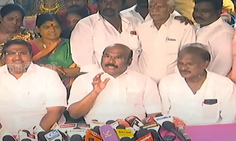 எஸ்.பி. வேலுமணி கூறியது கட்சியின் கருத்து அல்ல - ஜெயக்குமார் பேட்டி