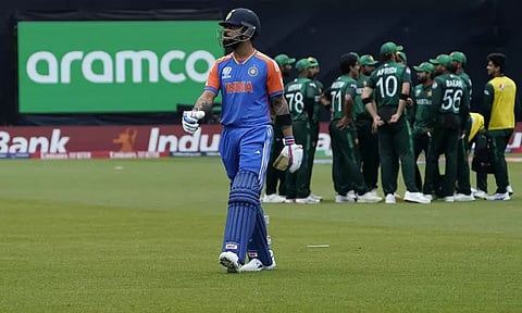 டி20 உலகக்கோப்பை: பாகிஸ்தானுக்கு எதிராக இந்தியா மோசமான பேட்டிங் - 119 ரன்களுக்கு ஆல் அவுட்