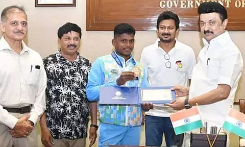 தங்கம் வென்ற மாரியப்பன்: ரூ.75 லட்சம் ஊக்கத்தொகை வழங்கினார் முதல்-அமைச்சர் மு.க. ஸ்டாலின்