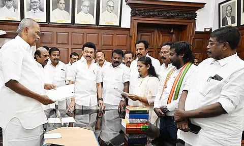 விளவங்கோடு சட்டமன்ற உறுப்பினராக தாரகை கத்பட் பதவியேற்பு