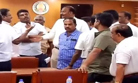 வெளி மாநில பதிவு எண் விவகாரம்...கால அவகாசம் கேட்கும் ஆம்னி பேருந்து உரிமையாளர்கள்