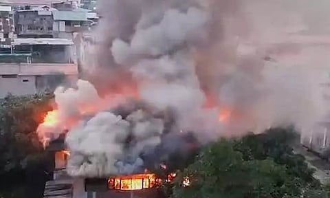 மணிப்பூரில் முதல்-மந்திரி பங்களா அருகே பயங்கர தீ விபத்து