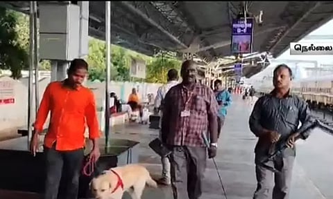 நெல்லை ரெயில் நிலையத்திற்கு வெடிகுண்டு மிரட்டல் விடுத்த நபர் கைது