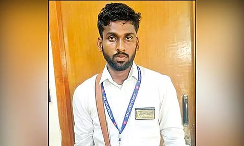 அந்தியோதயா ரெயிலில் போலி டிக்கெட் பரிசோதகர்: சிக்கியது எப்படி?