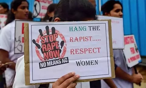 பெண் காவலரை 2 ஆண்டுகளாக பாலியல் வன்கொடுமை செய்த சப்-இன்ஸ்பெக்டர்