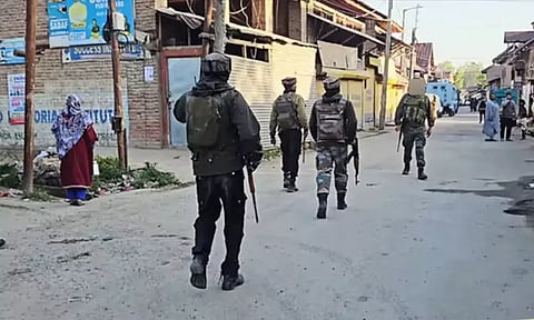காஷ்மீரில் 35 முதல் 40 வெளிநாட்டு பயங்கரவாதிகள்; அதிர்ச்சி தகவல்