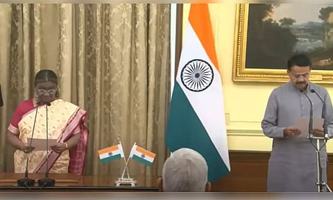 நாடாளுமன்ற இடைக்கால சபாநாயகர் பதவியேற்பு