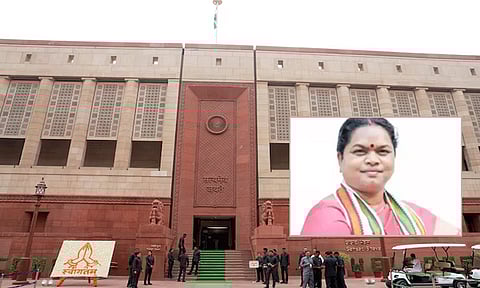 மாநிலங்களவையில் மயங்கி விழுந்த பெண் எம்.பி.