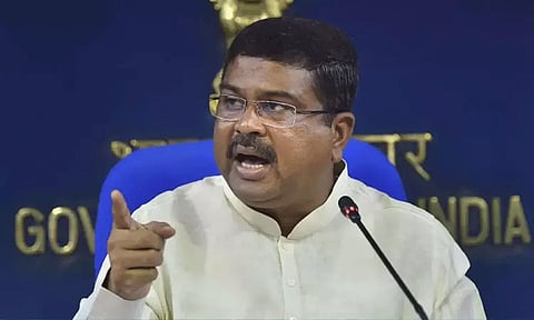 நீட் குறித்து விவாதிக்க தயார்; ஆனால் விவாதம் ஒழுக்கமாக நடைபெற வேண்டும் - மத்திய கல்வி மந்திரி