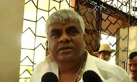 அரசியலில் இருந்து ஓய்வு பெறும் பேச்சுக்கே இடமில்லை; முன்னாள் மந்திரி எச்.டி.ரேவண்ணா பேட்டி