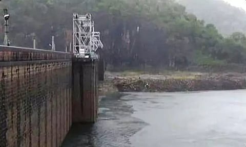 தொடர் மழை எதிரொலி: 100 அடியை எட்டிய பாபநாசம் அணை நீர்மட்டம்