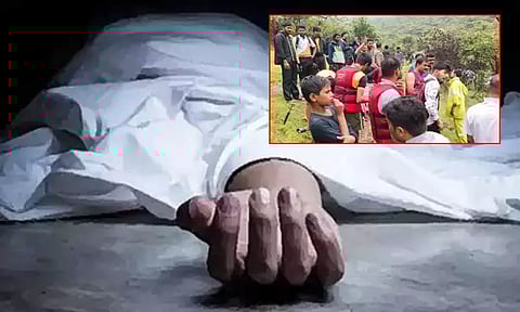 நீர்வீழ்ச்சியின் வெள்ள நீரில் அடித்து செல்லப்பட்ட 5 பேர் பலி - அதிர்ச்சி வீடியோ