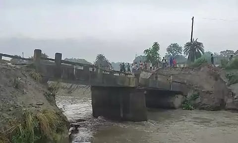 bridge collapses in Siwan