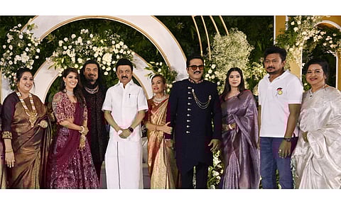 நடிகை வரலட்சுமி திருமண வரவேற்பு நிகழ்ச்சி: வாழ்த்திய முதல்-அமைச்சர் மு.க.ஸ்டாலின்