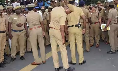 தென் மாவட்டங்களில் உள்ள ரவுடிகளின் பட்டியல் தயாரிப்பு - கண்காணிக்கும் பணி தீவிரம்