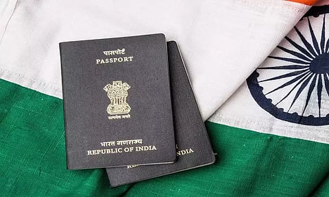 பாஸ்போர்ட்டை ஒப்படைக்கும் இந்தியர்கள் எண்ணிக்கை அதிகரிப்பு.. காரணம் என்ன?
