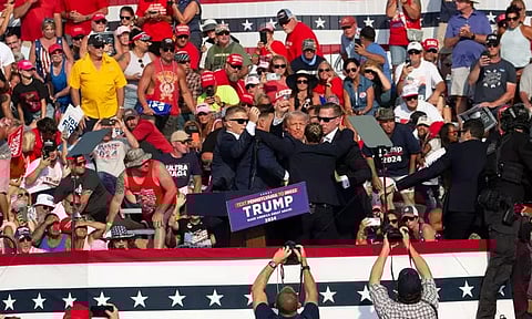 துப்பாக்கி சூடு தாக்குதலில் இருந்து தப்பியது குறித்து டொனால்டு டிரம்ப் கூறியது என்ன?