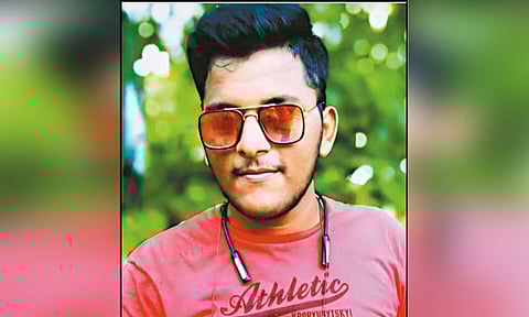 விஷம் குடித்து கல்லூரி மாணவர் தற்கொலை... ஊர் சுற்றியதை பெற்றோர் கண்டித்ததால் விபரீதம்