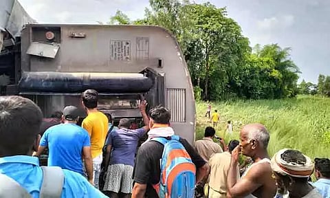 ரெயில் விபத்துக்கு முன் என்ன நடந்தது? என்ஜின் டிரைவர் பரபரப்பு தகவல்