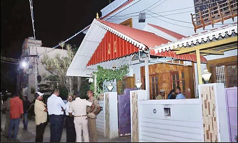 ஓய்வு பெற்ற இஸ்ரோ விஞ்ஞானி வீட்டில் 200 சவரன் நகை, ரூ.12 லட்சம் கொள்ளை