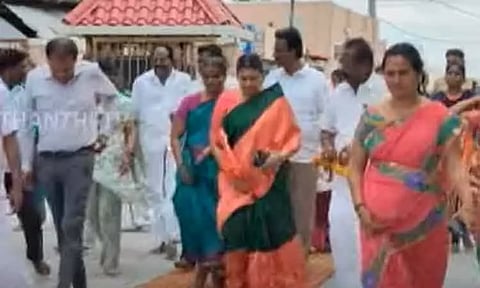 சமயபுரம் மாரியம்மன் கோவிலில் துர்கா ஸ்டாலின் சாமி தரிசனம்