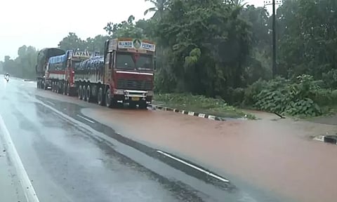 கர்நாடகாவில் கனமழை; தட்சிண கன்னடாவில் அனைத்து பள்ளி, கல்லூரிகளுக்கும் நாளை விடுமுறை