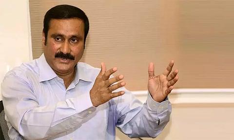 கழிப்பறைக்குள் தூய்மைப் பணியாளர்கள்: இதுவா திமுக அரசின் சமூகநீதி? - அன்புமணி ராமதாஸ்