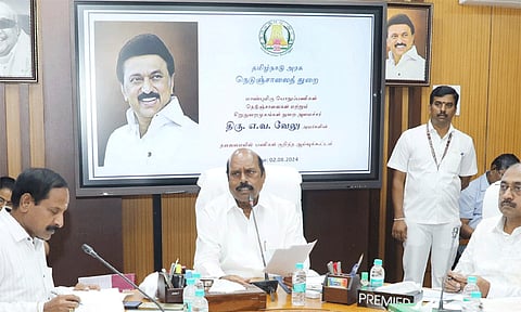 நெருங்கும் பருவமழை.. முன்னெச்சரிக்கை நடவடிக்கைகள் குறித்து அமைச்சர் எ.வ.வேலு ஆய்வு