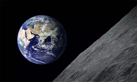 பூமியை விட்டு மெல்ல மெல்ல விலகும் நிலவு: ஒரு நாளுக்கு 25 மணி நேரம் என்பது மாறிவிடுமா?